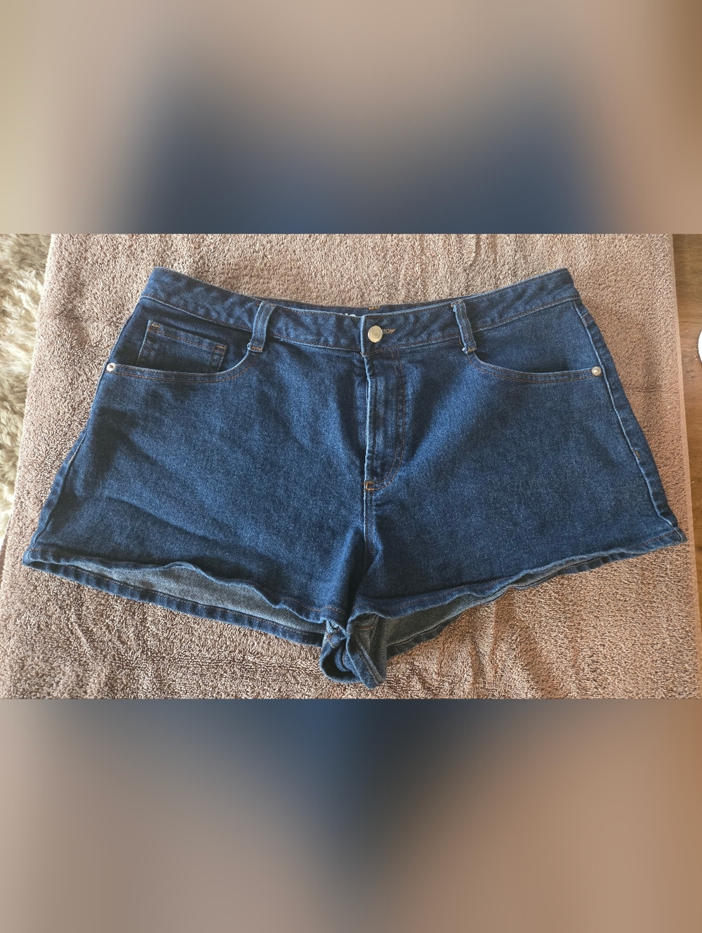 No Boundaries Shorts womans Medium